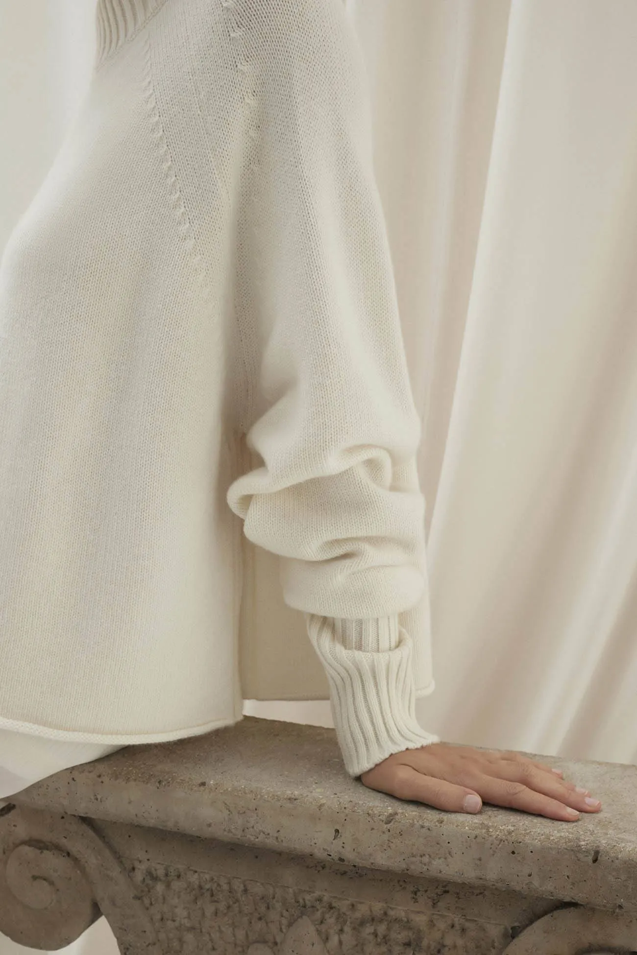 SICILIY CASHMERE CREWNECK SWEATER